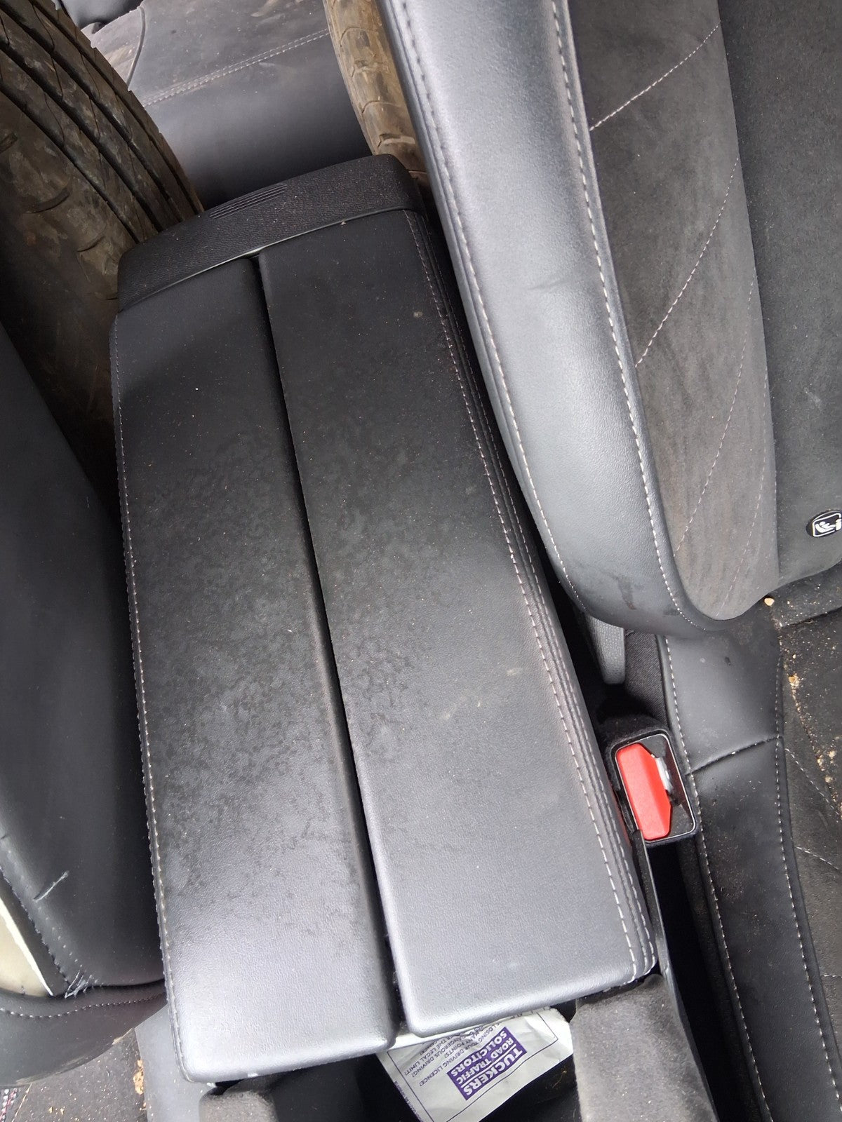 2023 DS AUTOMOBILES DS 4 MIDDLE CONSOLE LEATHER ARMREST