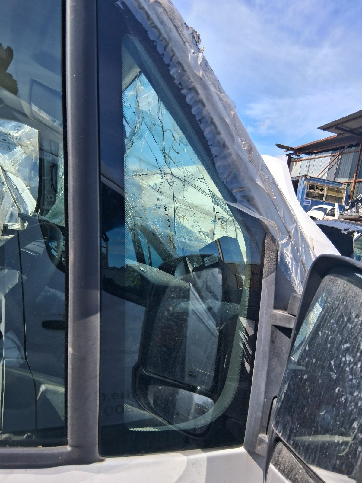 2024 PEUGEOT BOXER MK3 L3H2 OSF DRIVER SIDE FRONT DOOR QUARTER GLASS