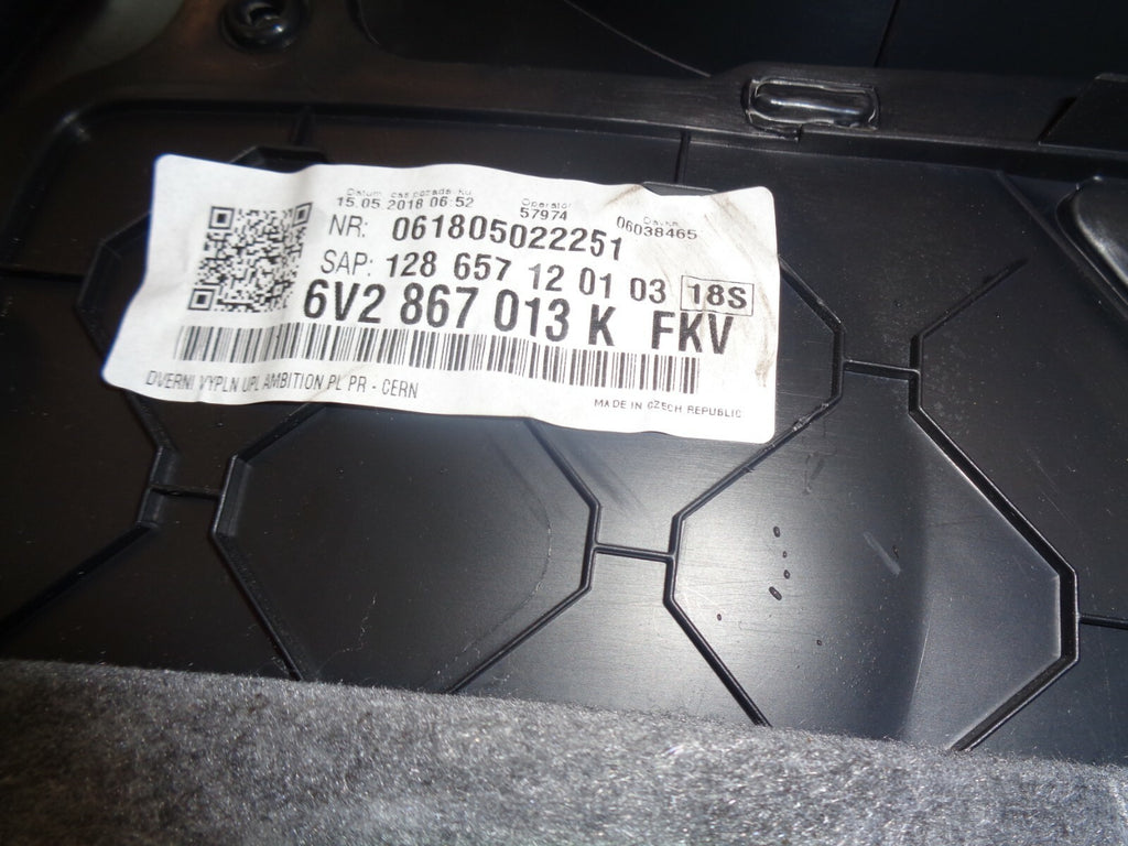 SKODA FABIA 2018 MK3 NJ NS PASSENGER SIDE FRONT DOORCARD 6V1867013