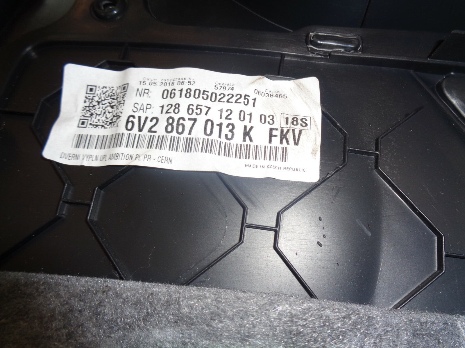 SKODA FABIA 2018 MK3 NJ NS PASSENGER SIDE FRONT DOORCARD 6V1867013