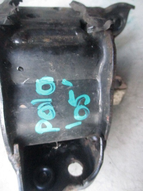 2005 VW VOLKSWAGEN POLO ENGINE MOUNT BRACKET 6Q0199555