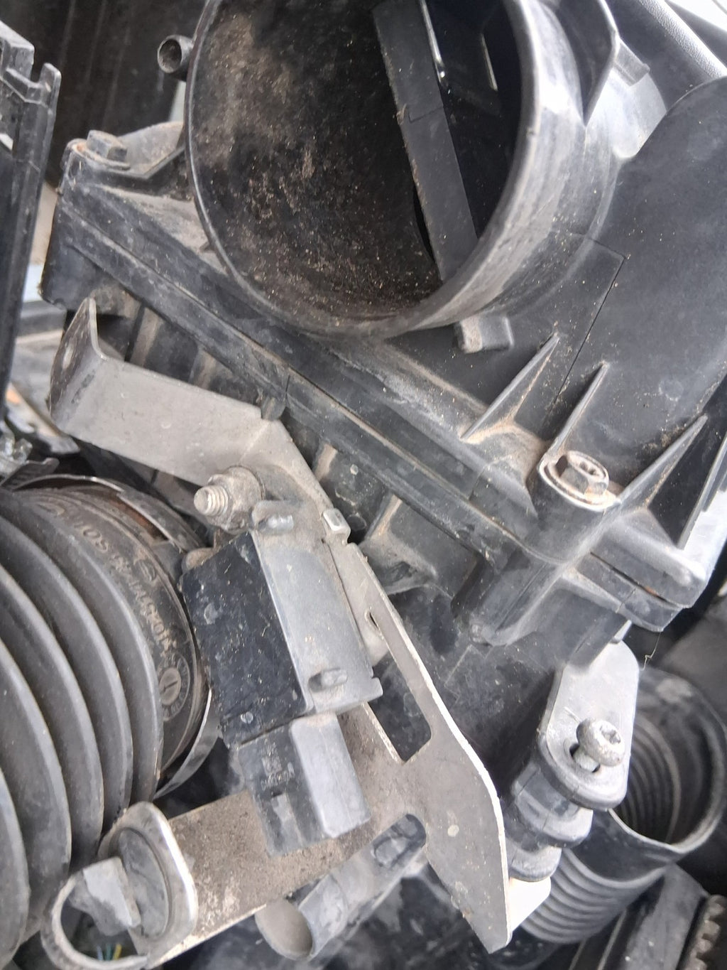 2015 FORD TRANSIT COURIER 1.5 DIESEL AIR FILTER HOUSING BOX