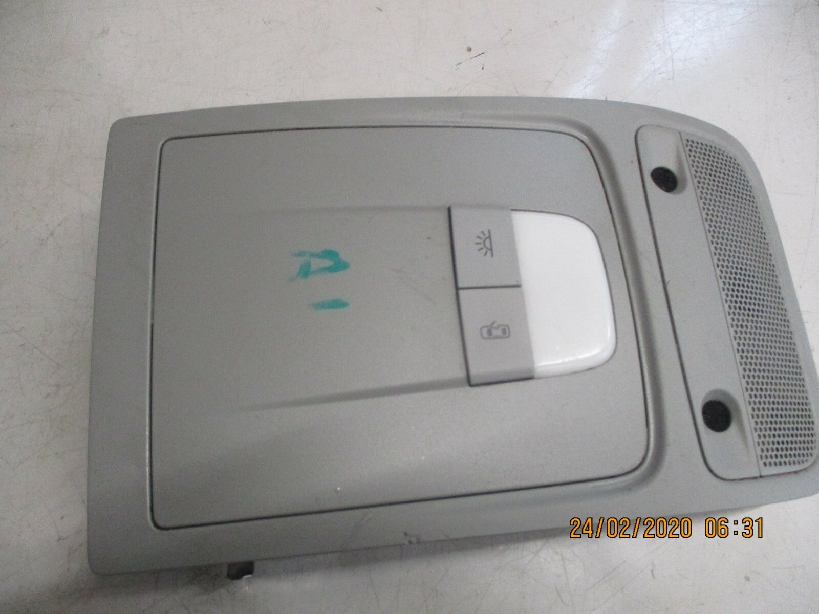 AUDI A1 MK1 8X 2017 3 DOOR INTERIOR READING MAP ROOF COURTESY LIGHT 8X0951177A