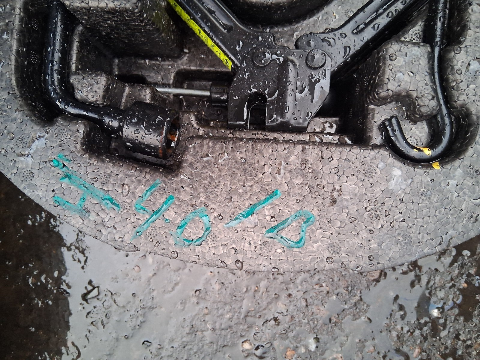 2013 HYUNDAI I40 COMPLETE JACK SET WITH TOW HOOK