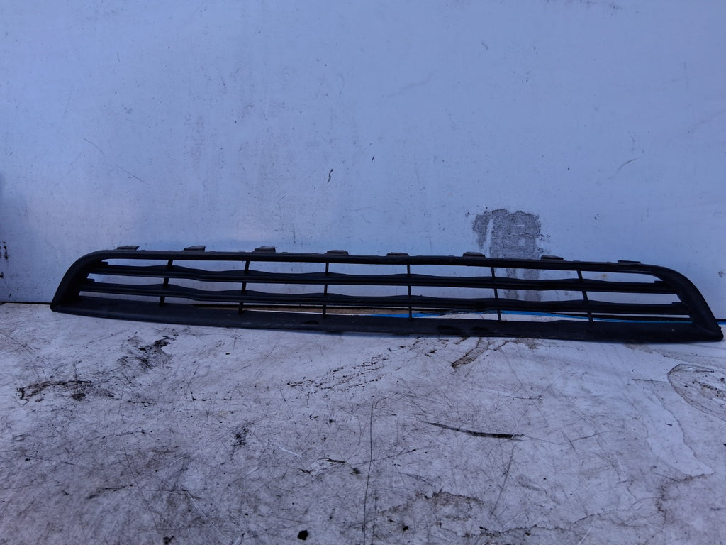 2016 FORD FIESTA MK7 FRONT BUMPER LOWER GRILL C1BB17K945A