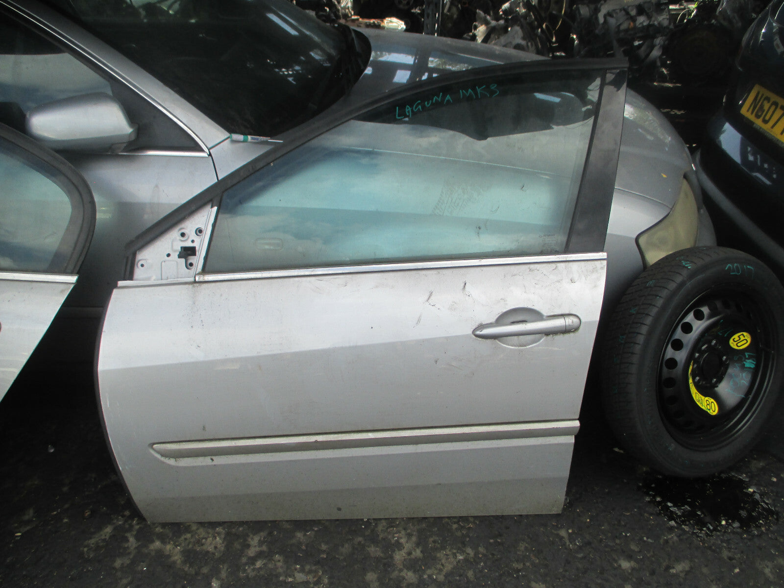 RENAULT LAGUNA MK3 2008 NSF PASSENGER SIDE FRPNT COMPLETE DOOR SILVER