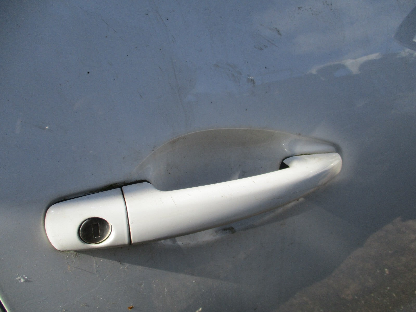 PEUGEOT 208 2017 5 DOOR OSF DRIVER SIDE FRONT EXTERIOR DOOR HANDLE WHITE EVL
