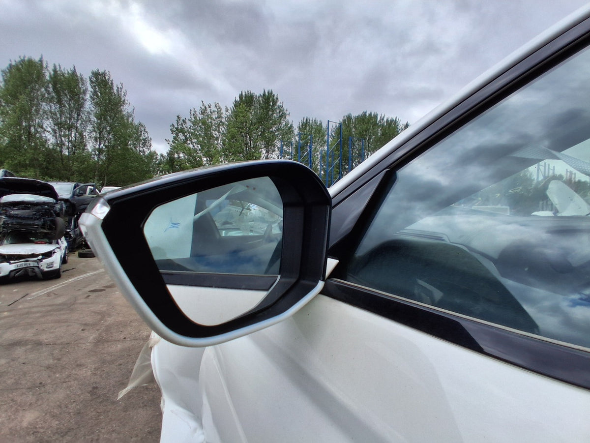2023 DS DS 4 CROSSOVER NSF PASSENGER FRONT POWERFOLD WING MIRROR PUDDLE LIGHT
