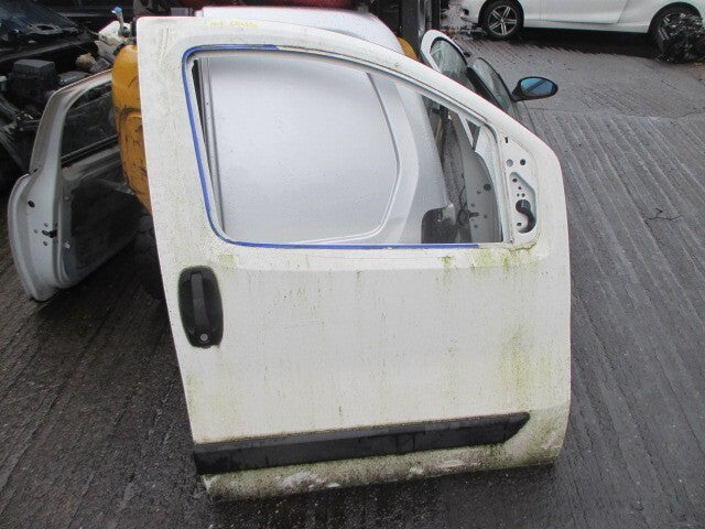 2013 FIAT DOBLO OSF DRIVER SIDE BARE FRONT DOOR WHITE