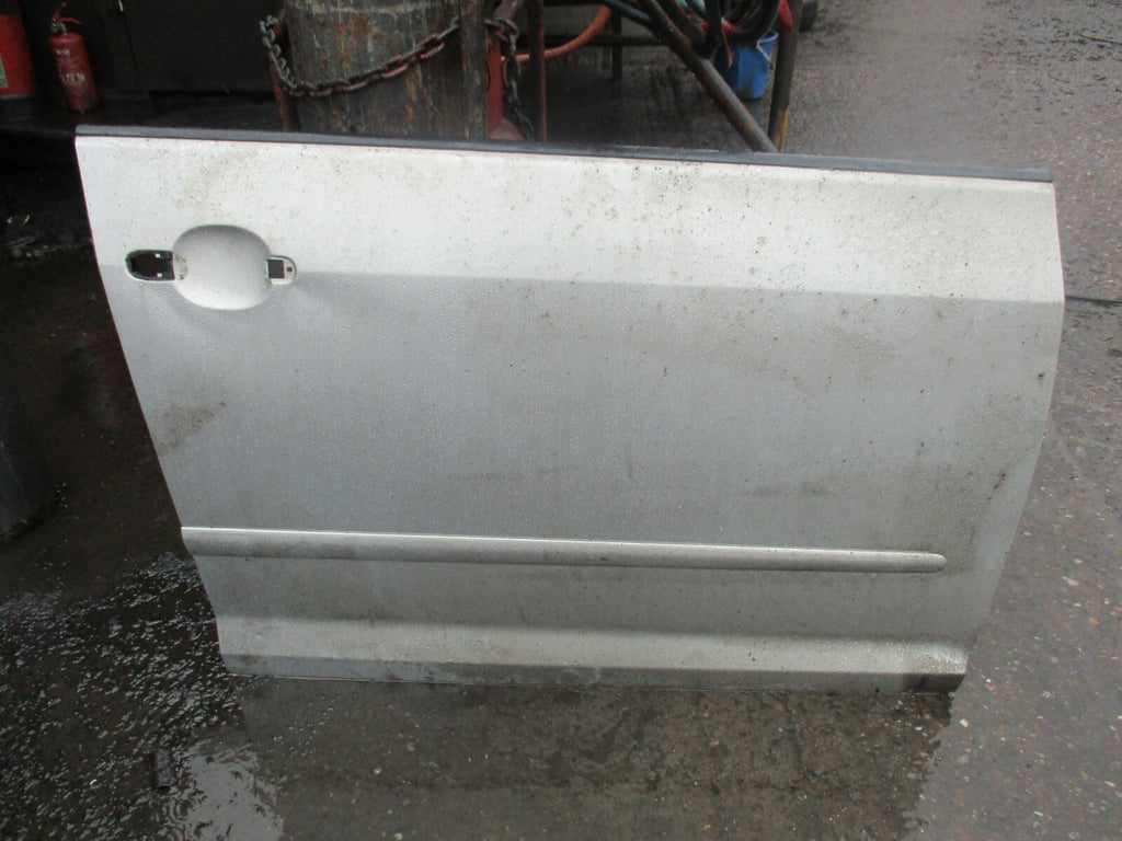 VW VOLKSWAGEN GOLF MK5 OSF DRIVER  SIDE FRONT DOOR SKIN SILVER