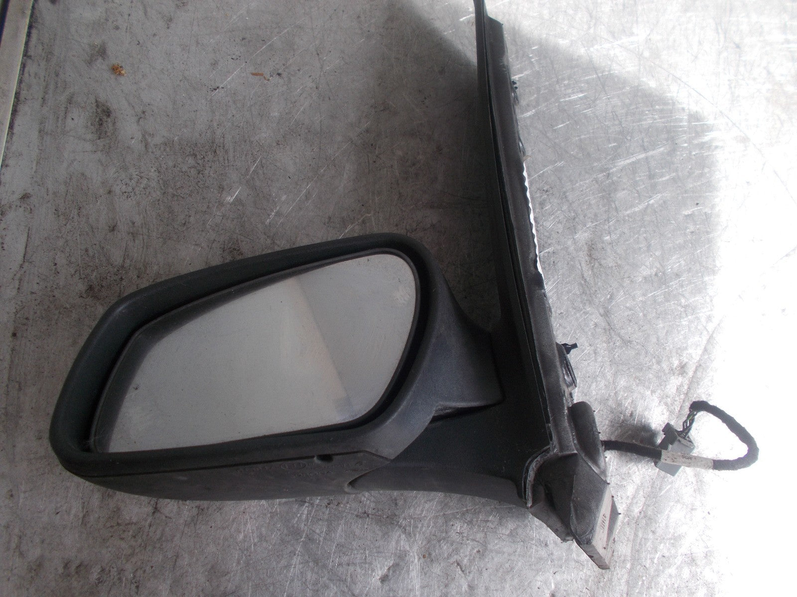 FORD FOCUS NS/ PASSENGER SIDE ELECTRIC WING MIRROR 015847E11