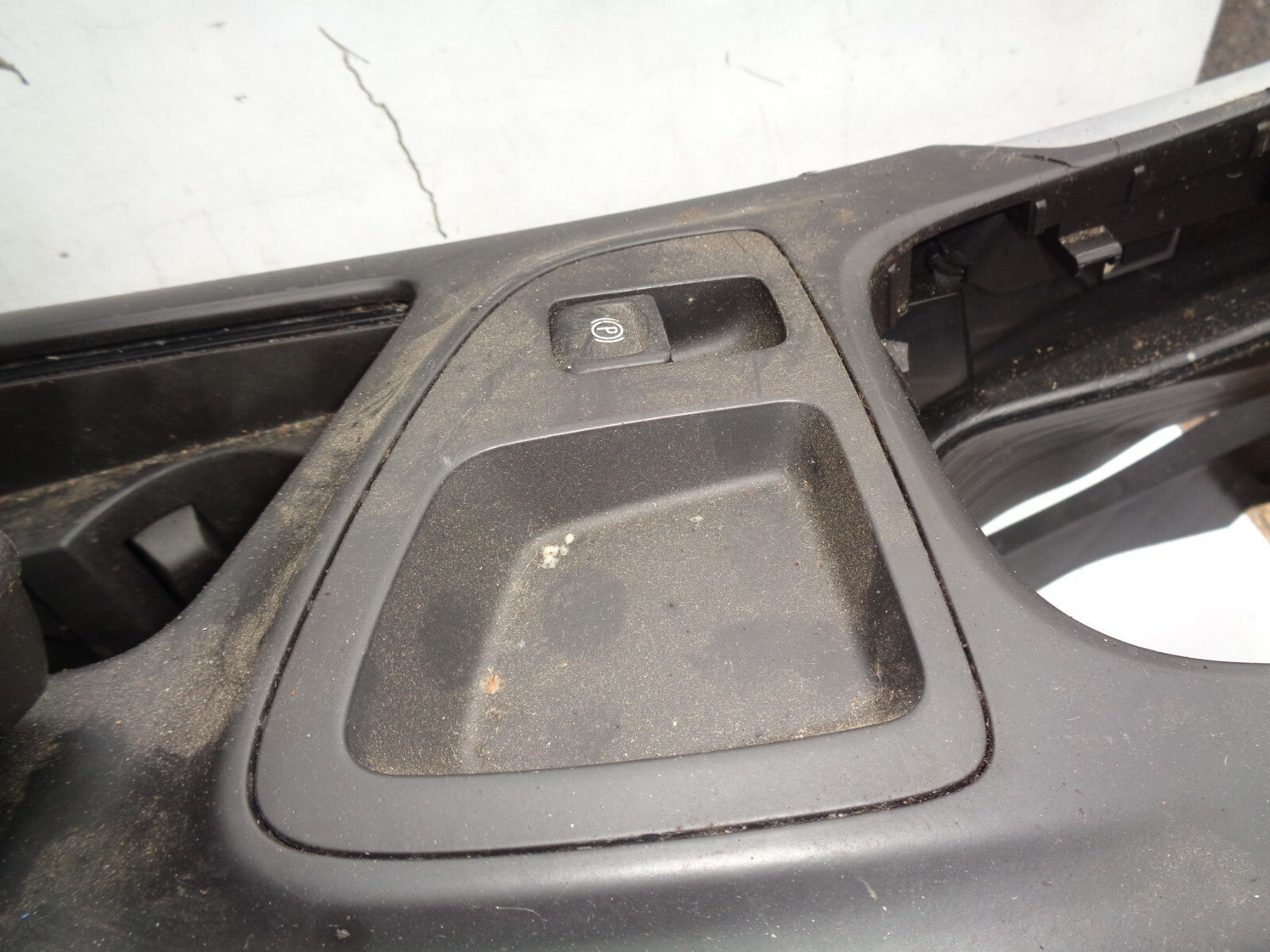 VAUXHALL INSIGNIA A MK1 2010 CENTRE CONSOLE ARMREST