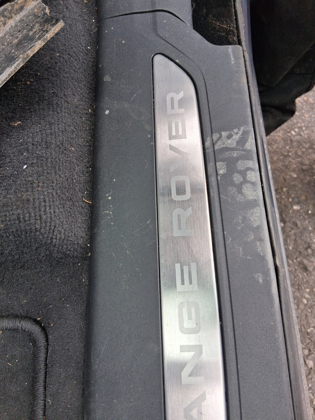 2024 RANGE ROVER VELAR P400e NSF PASSENGER FRONT DOOR ENTRY SILL TRIM