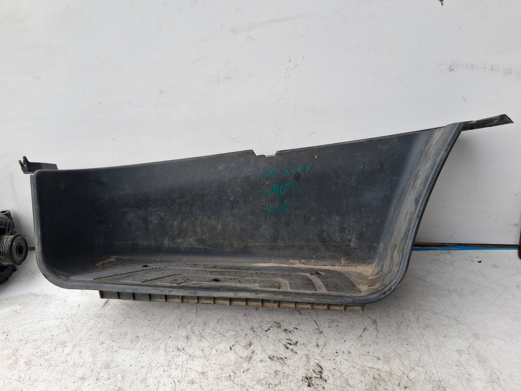 2021 MERCEDES BENZ SPRINTER W907 OSF DRIVER SIDE FRONT DOOR STEP A9106860200