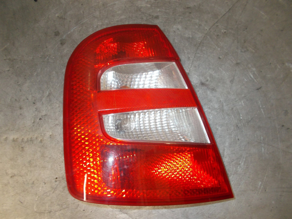 SKODA FABIA 2004 NSR PASSENGER SIDE REAR LIGHT TAIL LIGHT 6Y6945095