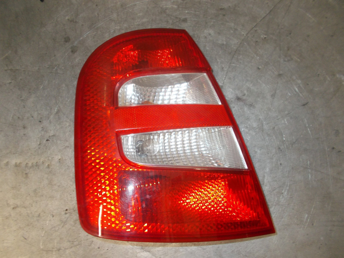 SKODA FABIA 2004 NSR PASSENGER SIDE REAR LIGHT TAIL LIGHT 6Y6945095