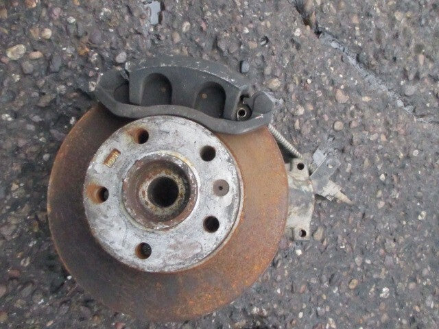 2020 SAIC LDV V80 2.5 DIESEL NSF PASSENGER SIDE FRONT WHEEL BEARING HUB