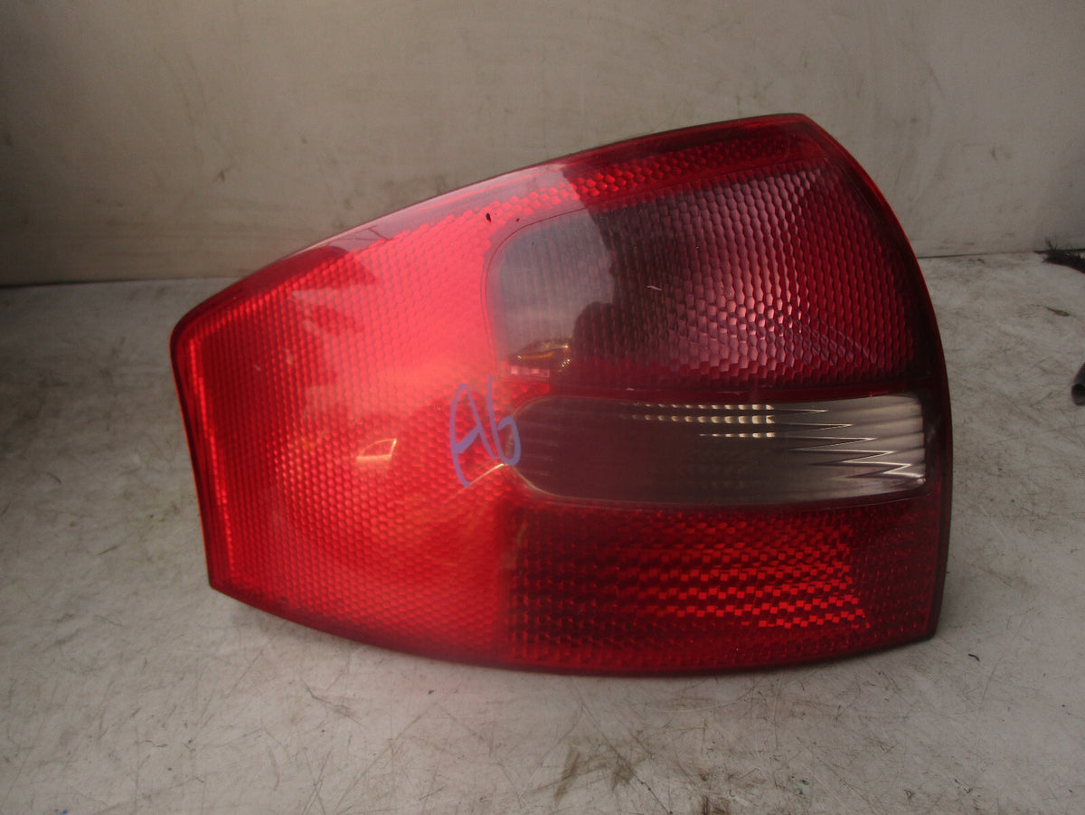 2004 AUDI A6 C5 PASSENGER SIDE REAR TAILLIGHT