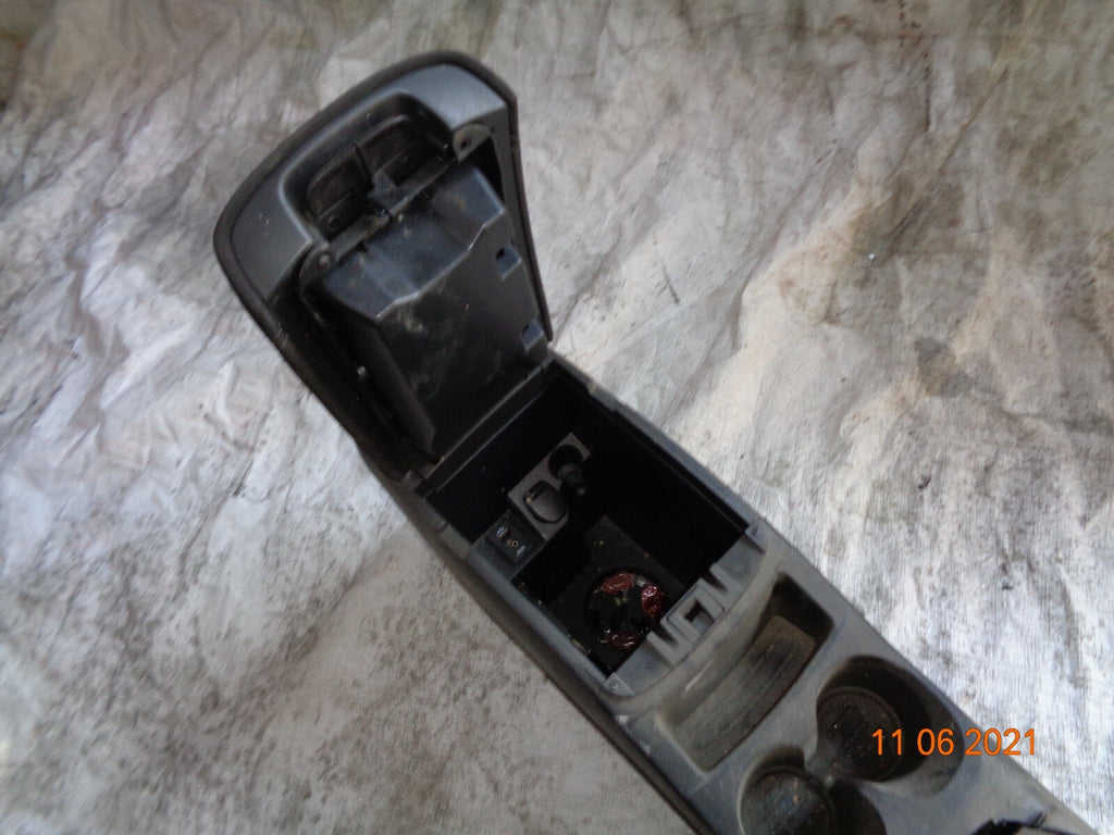NISSAN QASHQAI J11 MK2 2018 LEATHER ARM REST ASSEMBLY ONLY