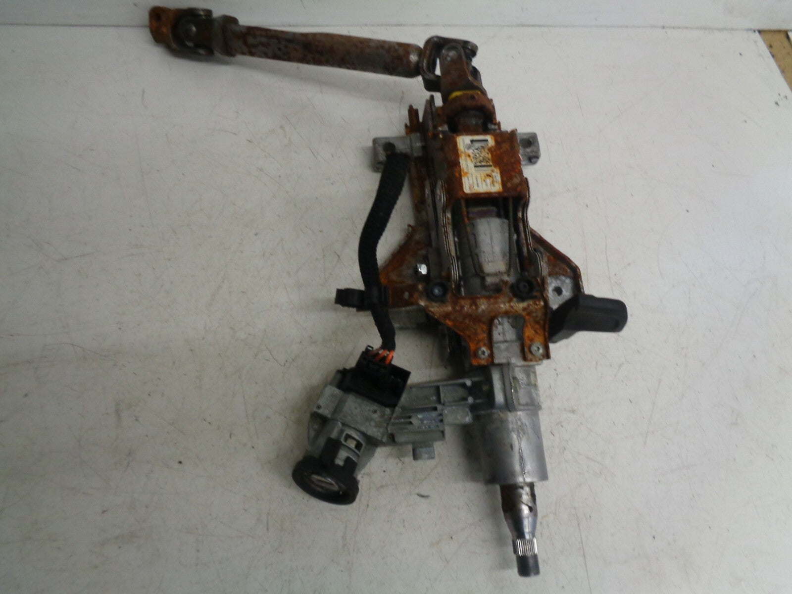 ALFA ROMEO GIULIETTA 2.0 DIESEL AUTO STEERING COLUMN WITH KEY BARREL