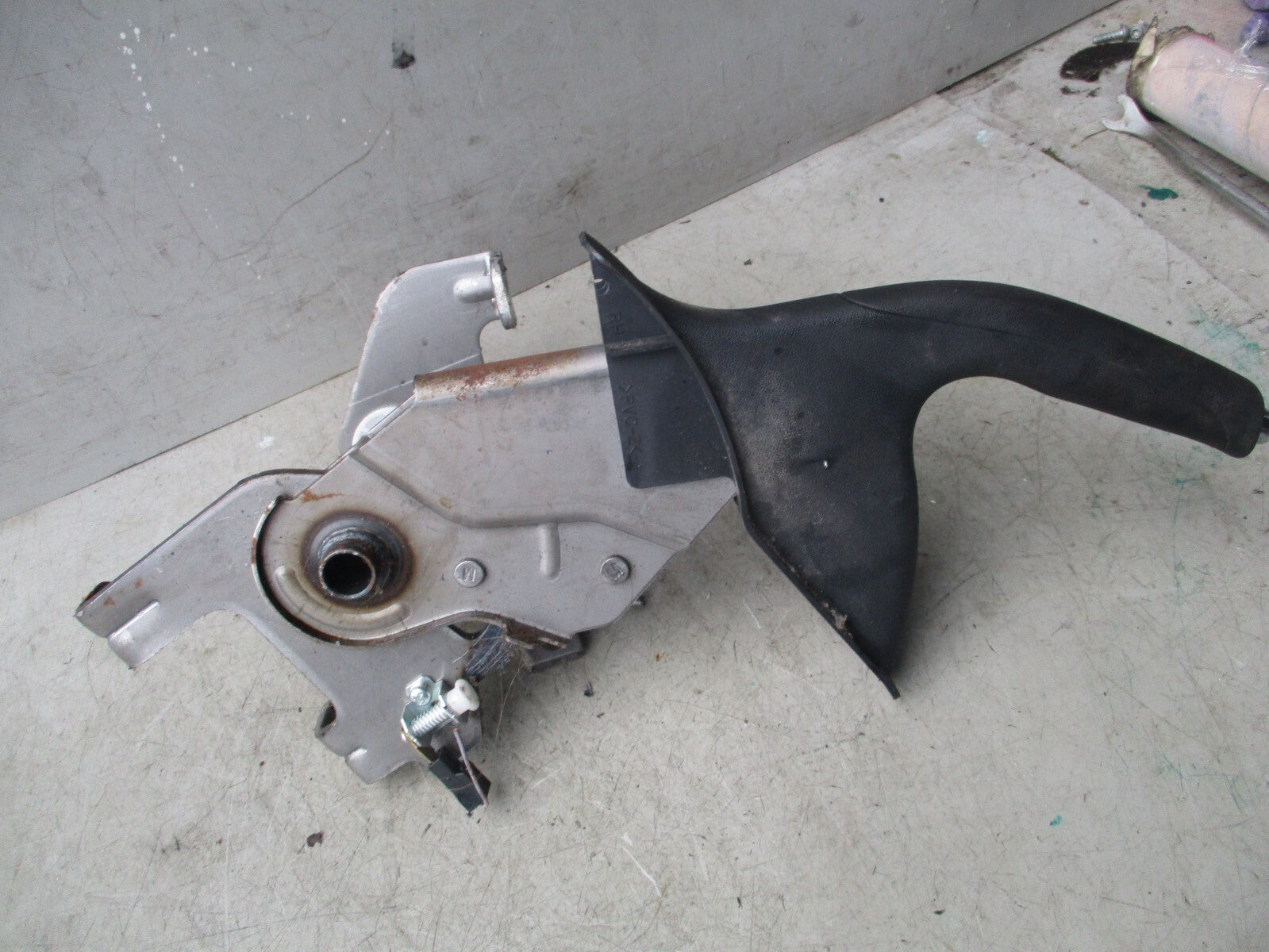 HYUNDAI IX35 2015 MANUAL HANDBRAKE LEVER MECHANISM