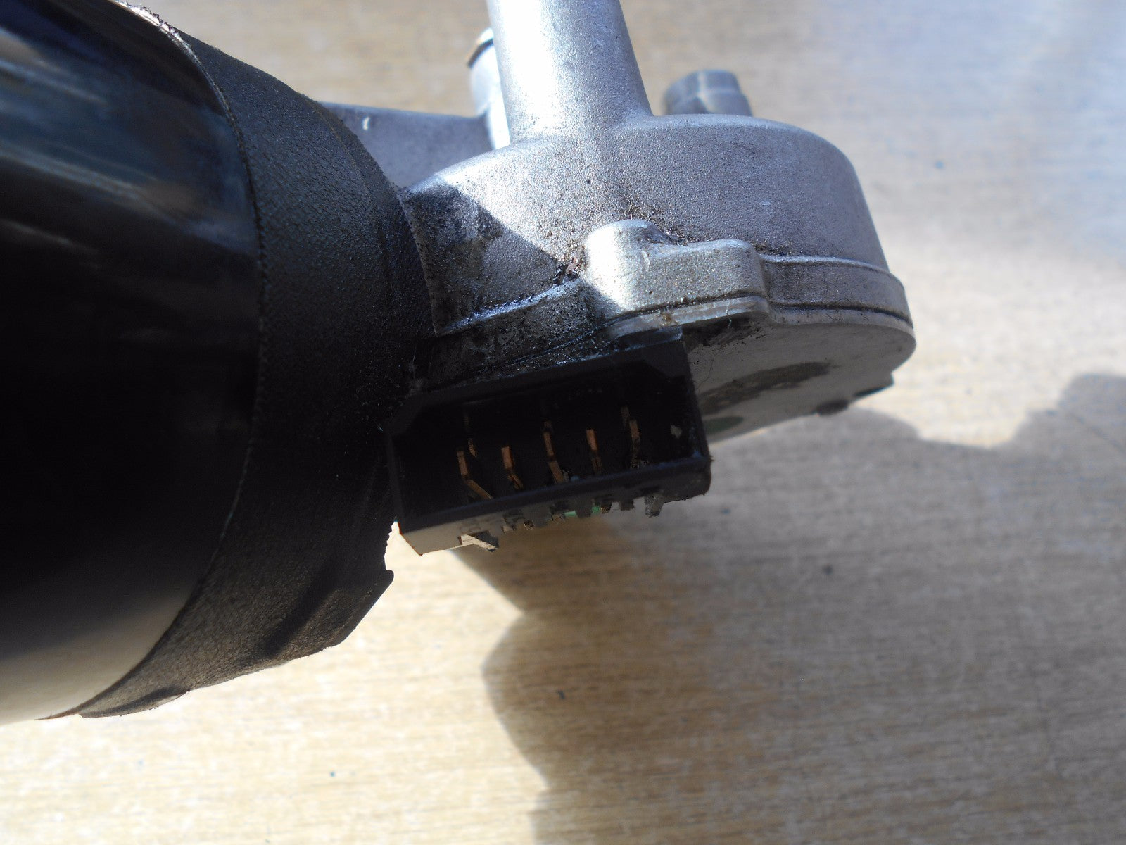 VOLKSWAGEN VW BEETLE 2001 FRONT WIPER MOTOR
