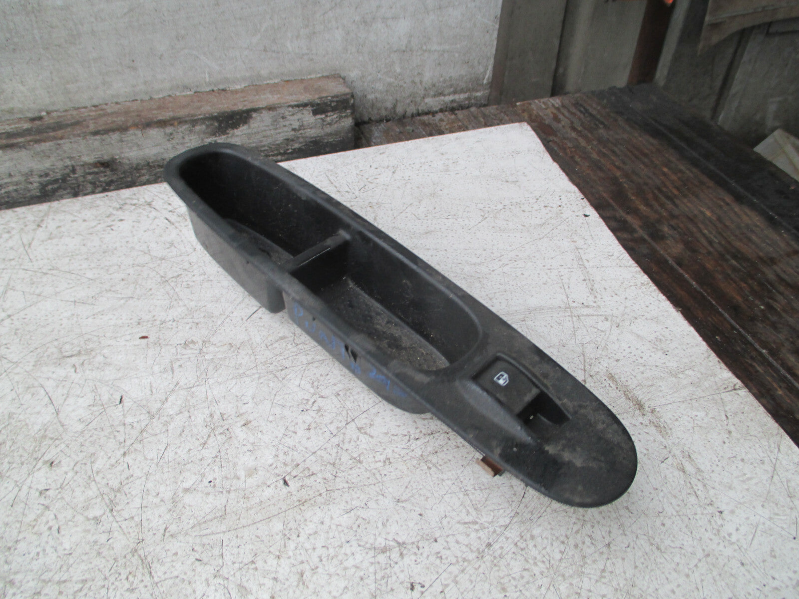FIAT PUNTO 2015 EVO MK3 3 DOOR NSF PASSENGER DOOR WINDOW SWITCH
