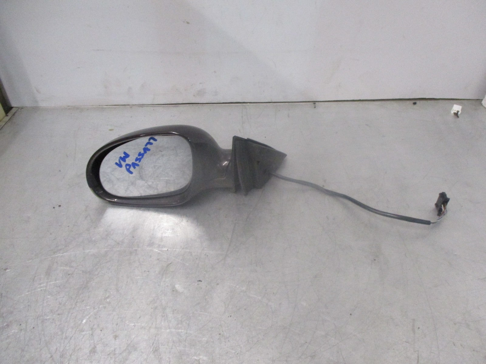 VW PASSAT B5 NSF PASSENGER SIDE FRONT ELECTRIC WING MIRROR 3B0857933B