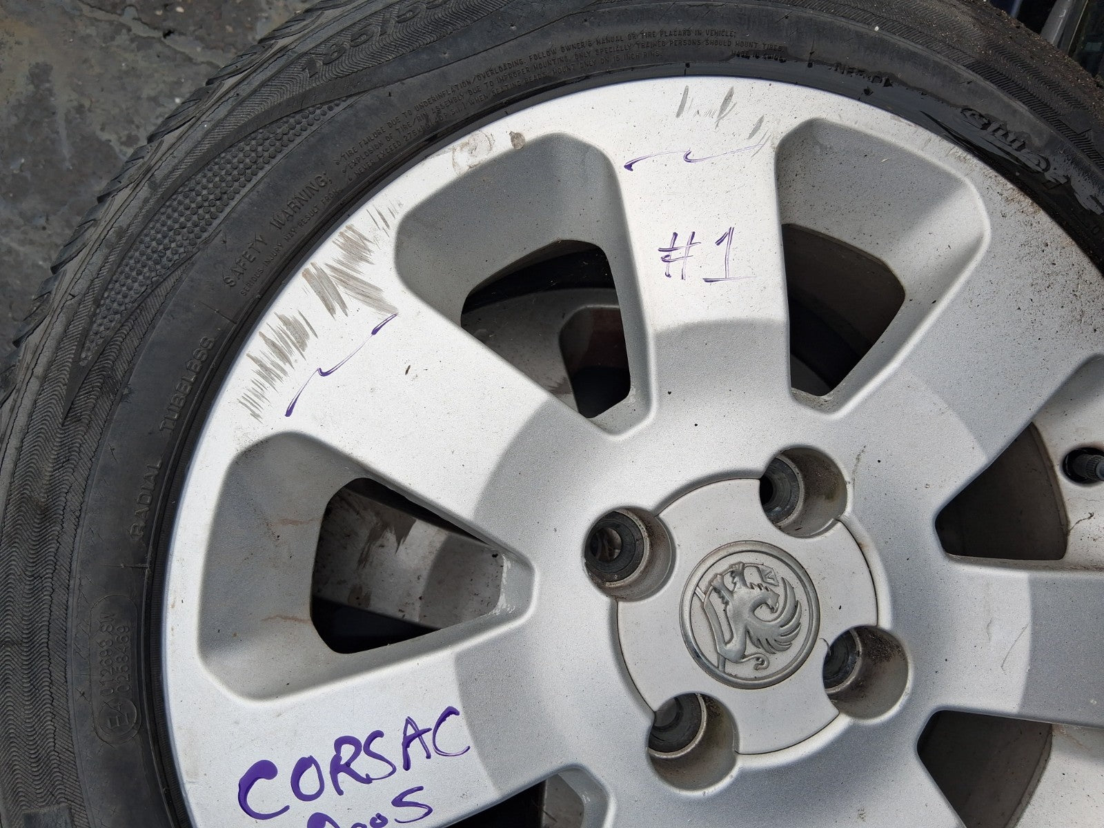 2005 VAUXHALL CORSA C 15 INCH ALLOY WHEEL WITH TYRE 185/55R15