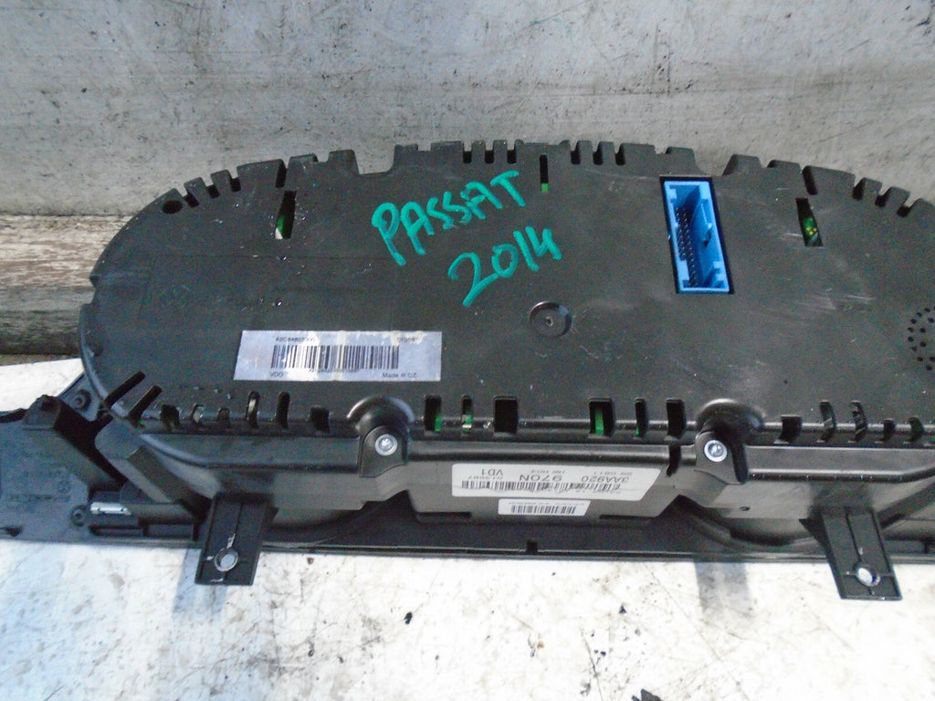 VW VOLKSWAGEN PASSAT 2014 B7 2.0 DIESEL SPEEDOMETER INSTRUMENT CLUSTER 3AA920970