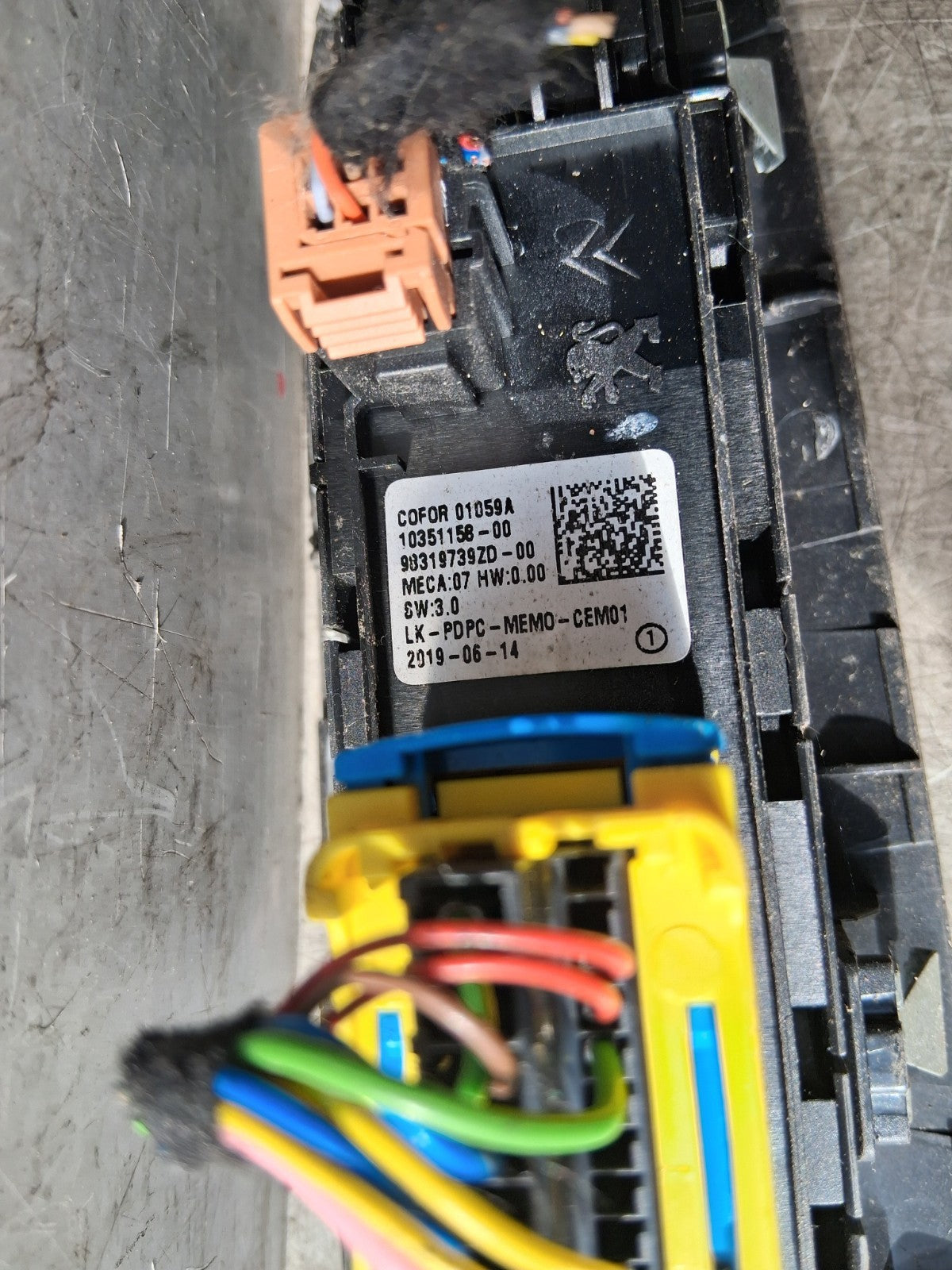 2019 PEUGEOT 5008 MK2 OSF DRIVER SIDE FRONT RIGHT WINDOW CONTROL SWITCH 98319739