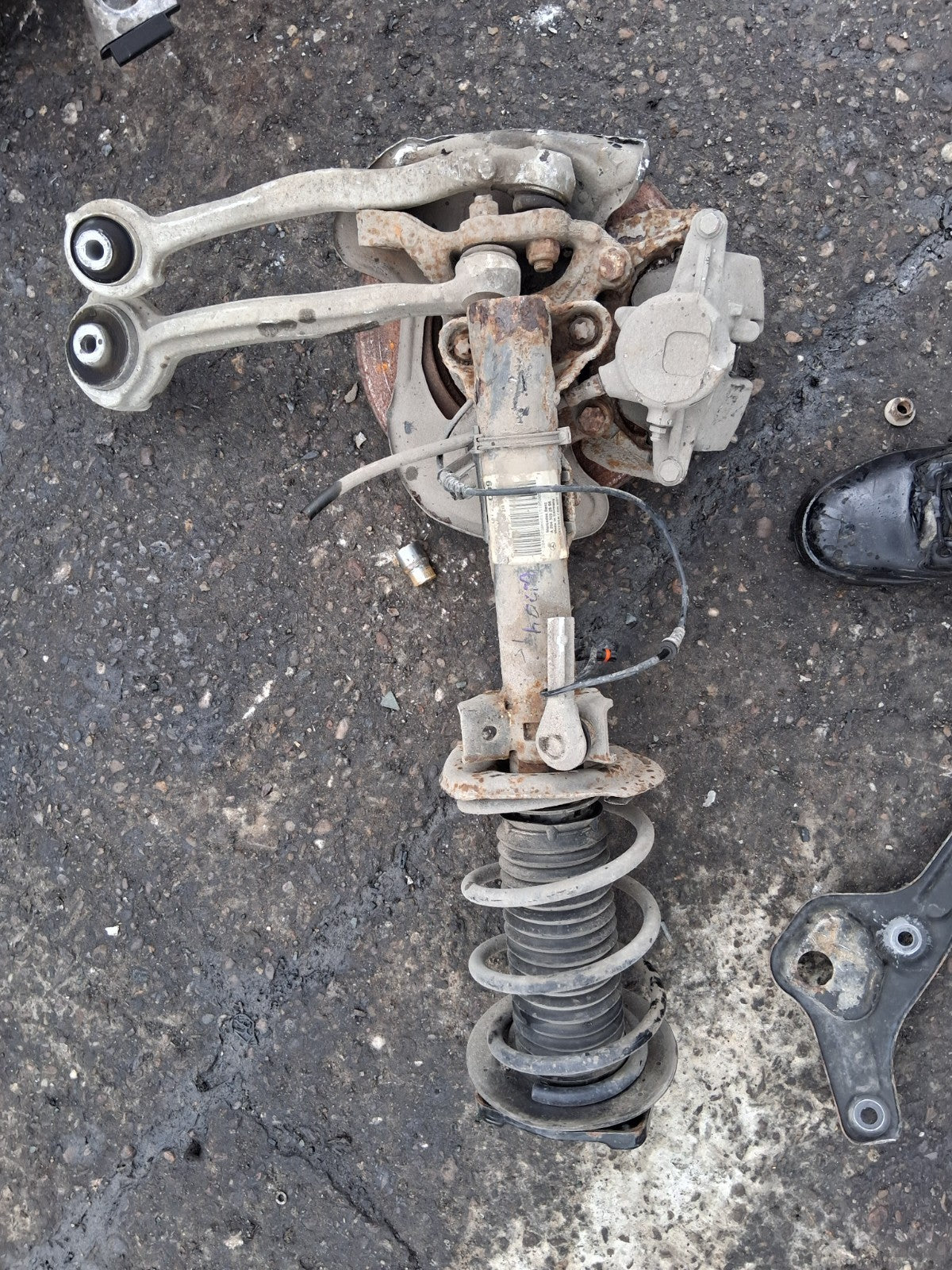 2015 MERCEDES C CLASS W204 OSF DRIVER SIDE FRONT RIGHT SUSPENSION LEG A204320286