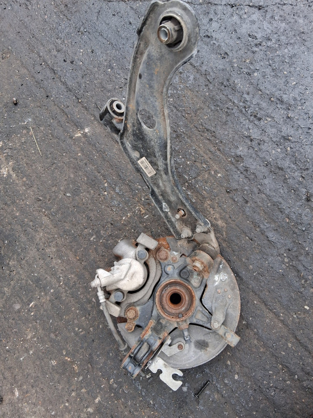 PEUGEOT 5008 MK2 2019 1.5 DIESEL NSF PASSENGER SIDE FRONT WHEEL HUB