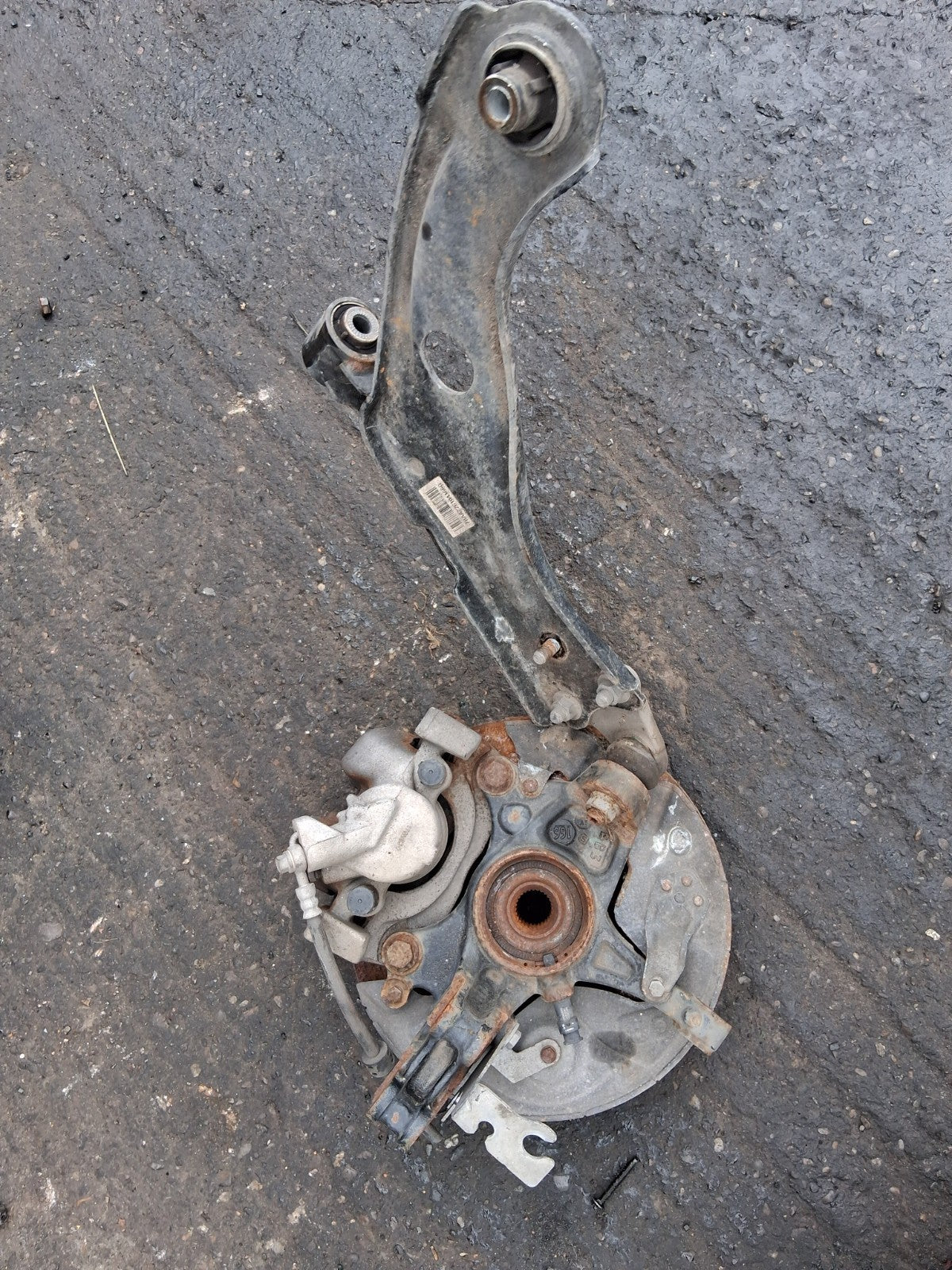 PEUGEOT 5008 MK2 2019 1.5 DIESEL NSF PASSENGER SIDE FRONT WHEEL HUB