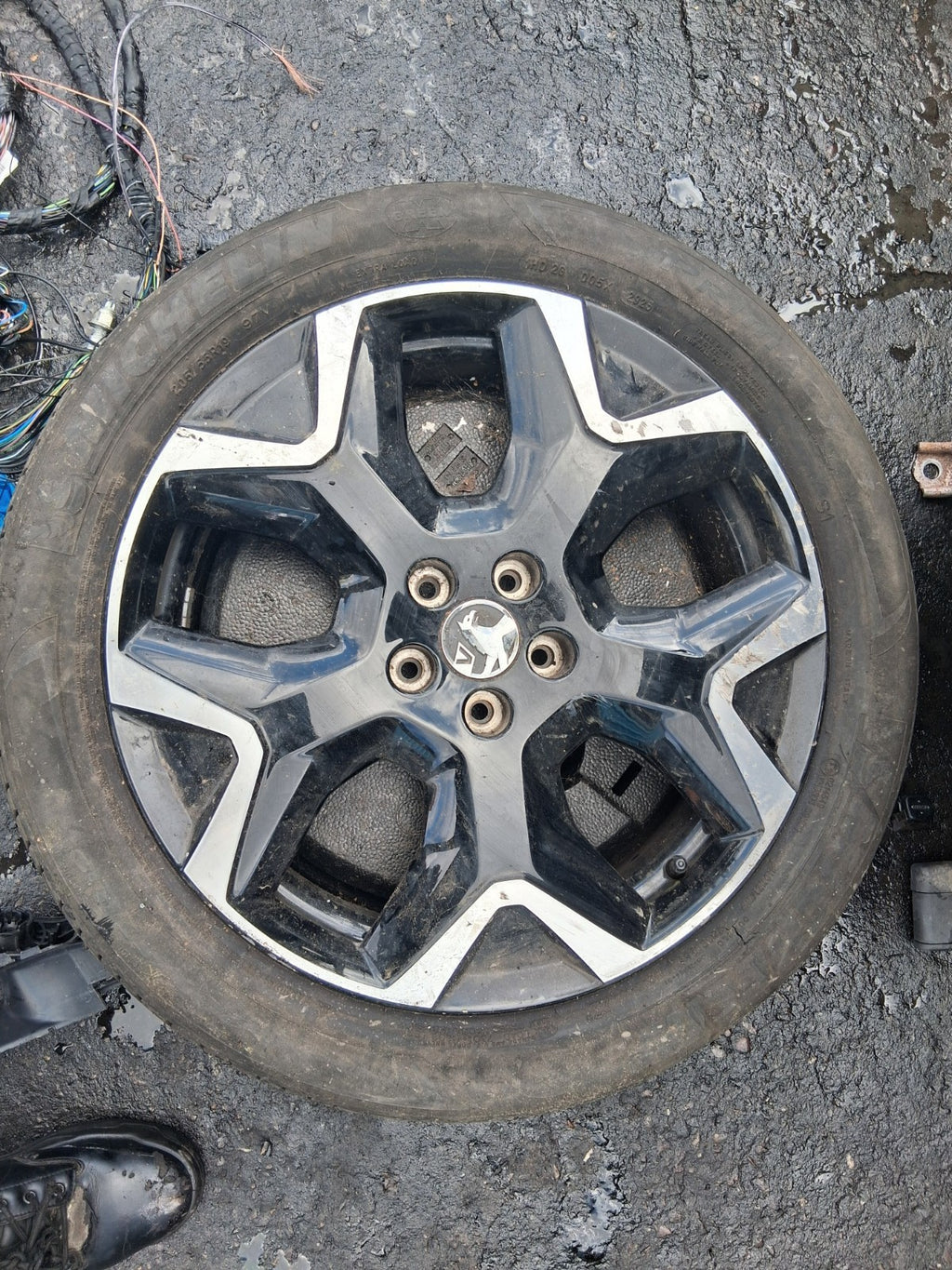 2023 VAUXHALL CROSSLAND 19 INCH ALLOY WHEEL WITH TYRE 205/55R19