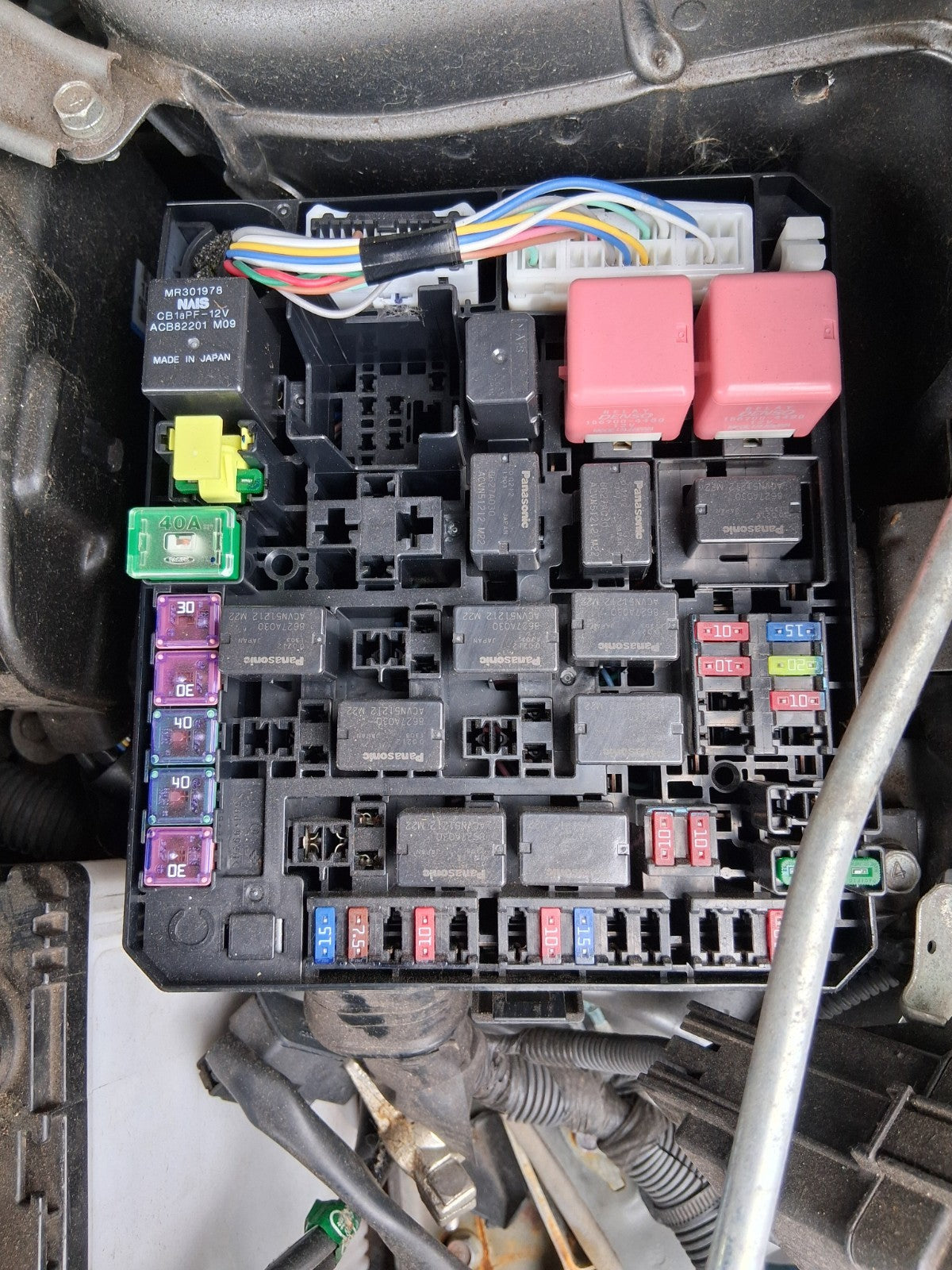 2020 MITSUBISHI ASX 2.0 PETROL FUSE BOX RELAY BOX