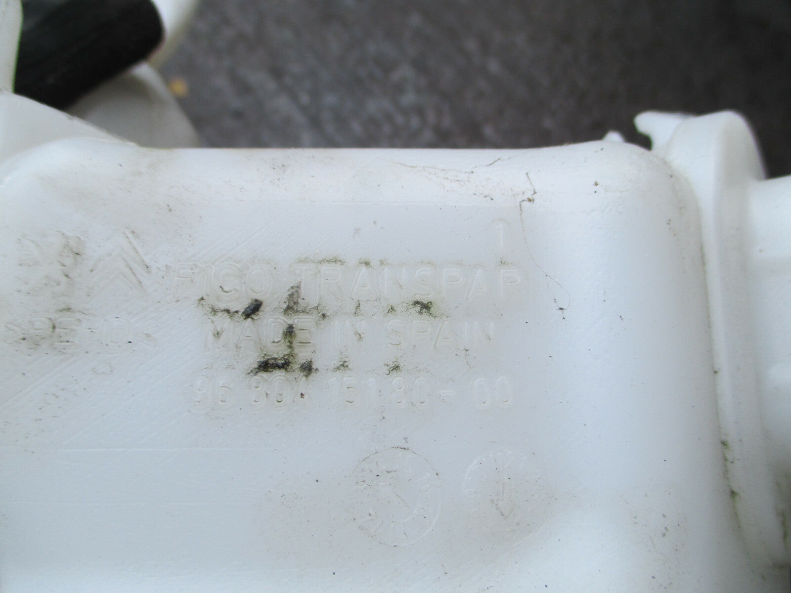PEUGEOT 207 CC 2008 FRONT WINDSCREEN WASHER WATER BOTTLE 9680415180