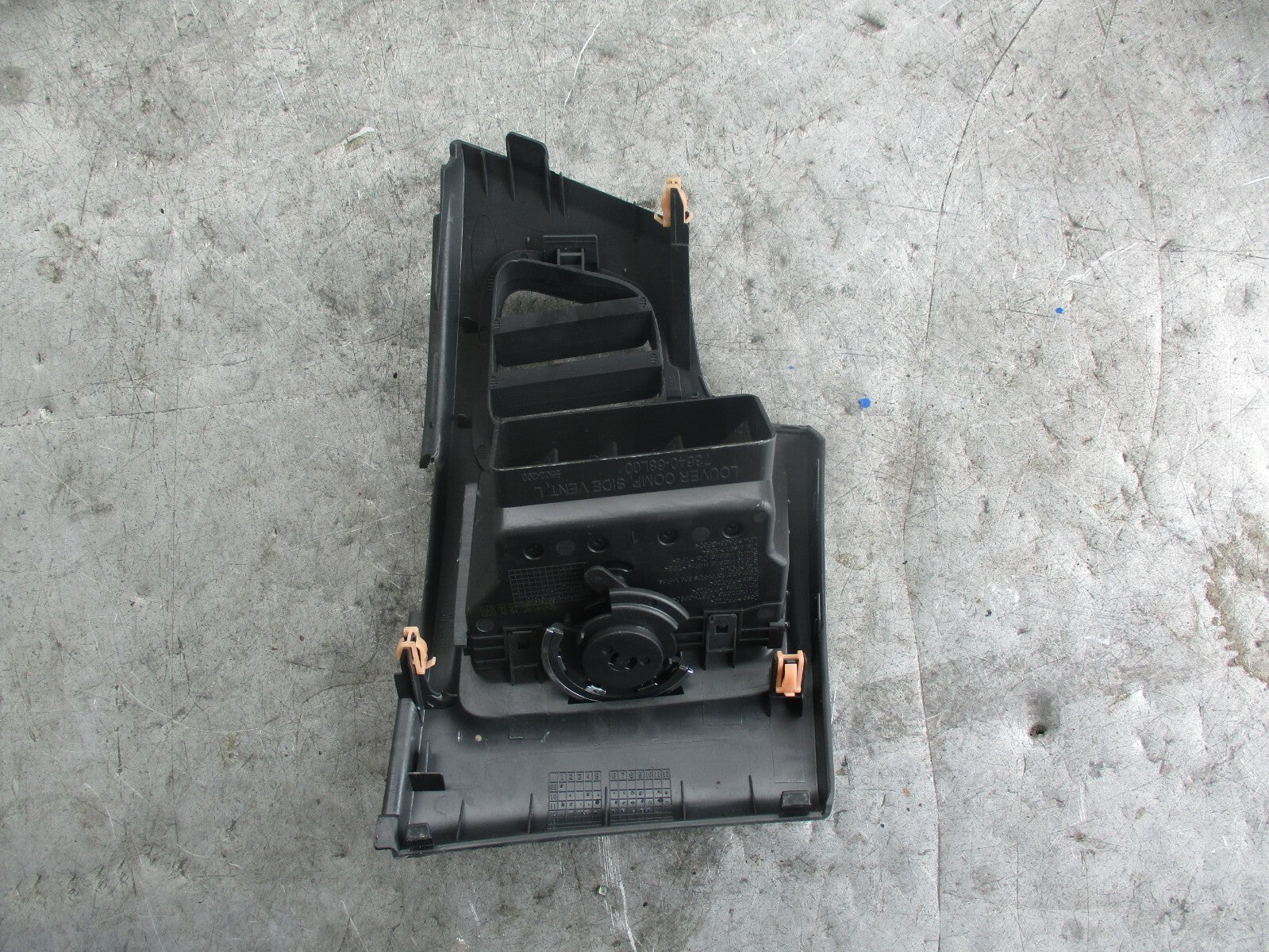 SUZUKI SWIFT MK3 NS PASSENGER SIDE AIR VENT 7364068L00