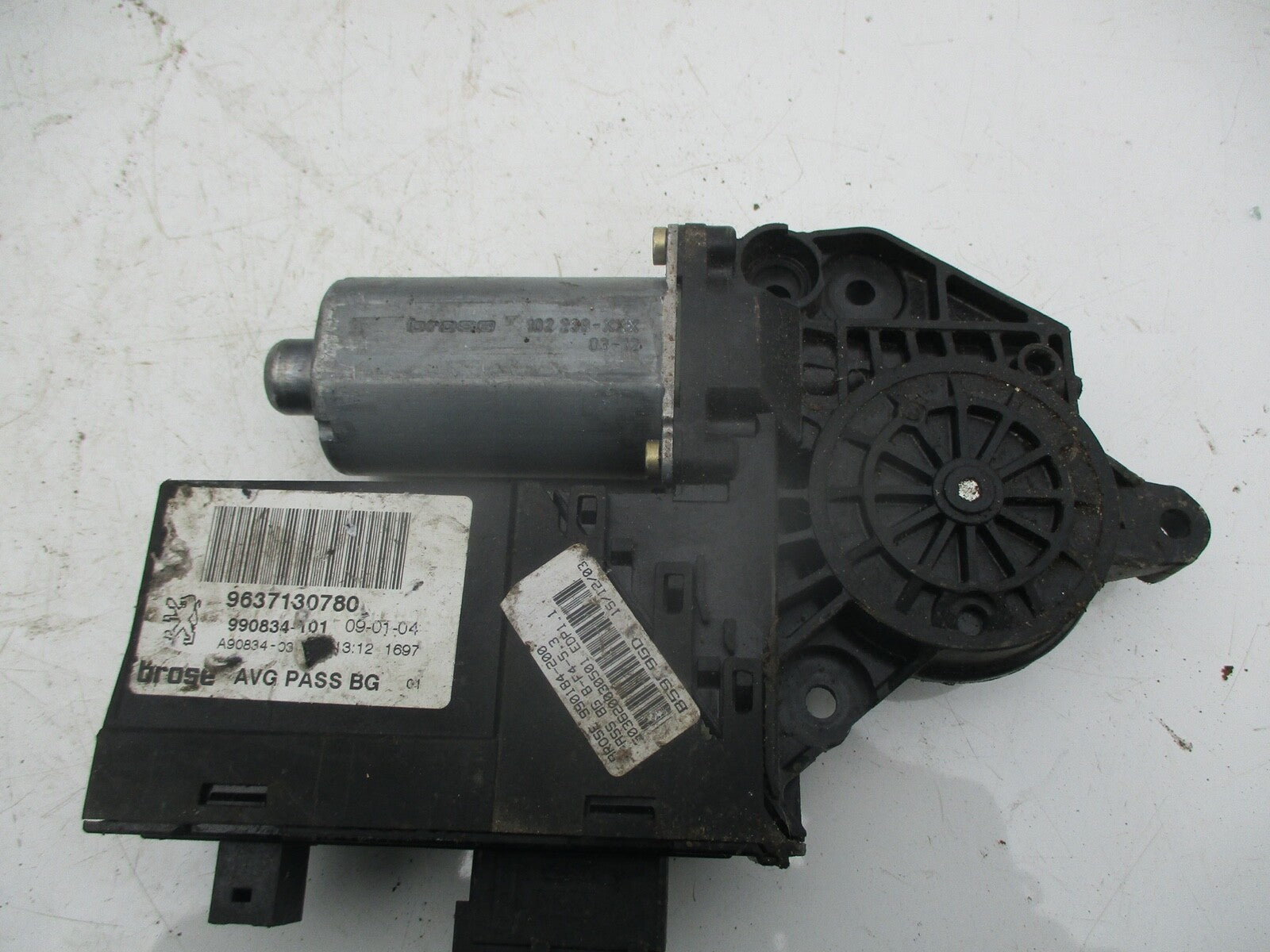 PEUGEOT 307 NSF PASSENGER LEFT FRONT WINDOW MOTOR 0130821767