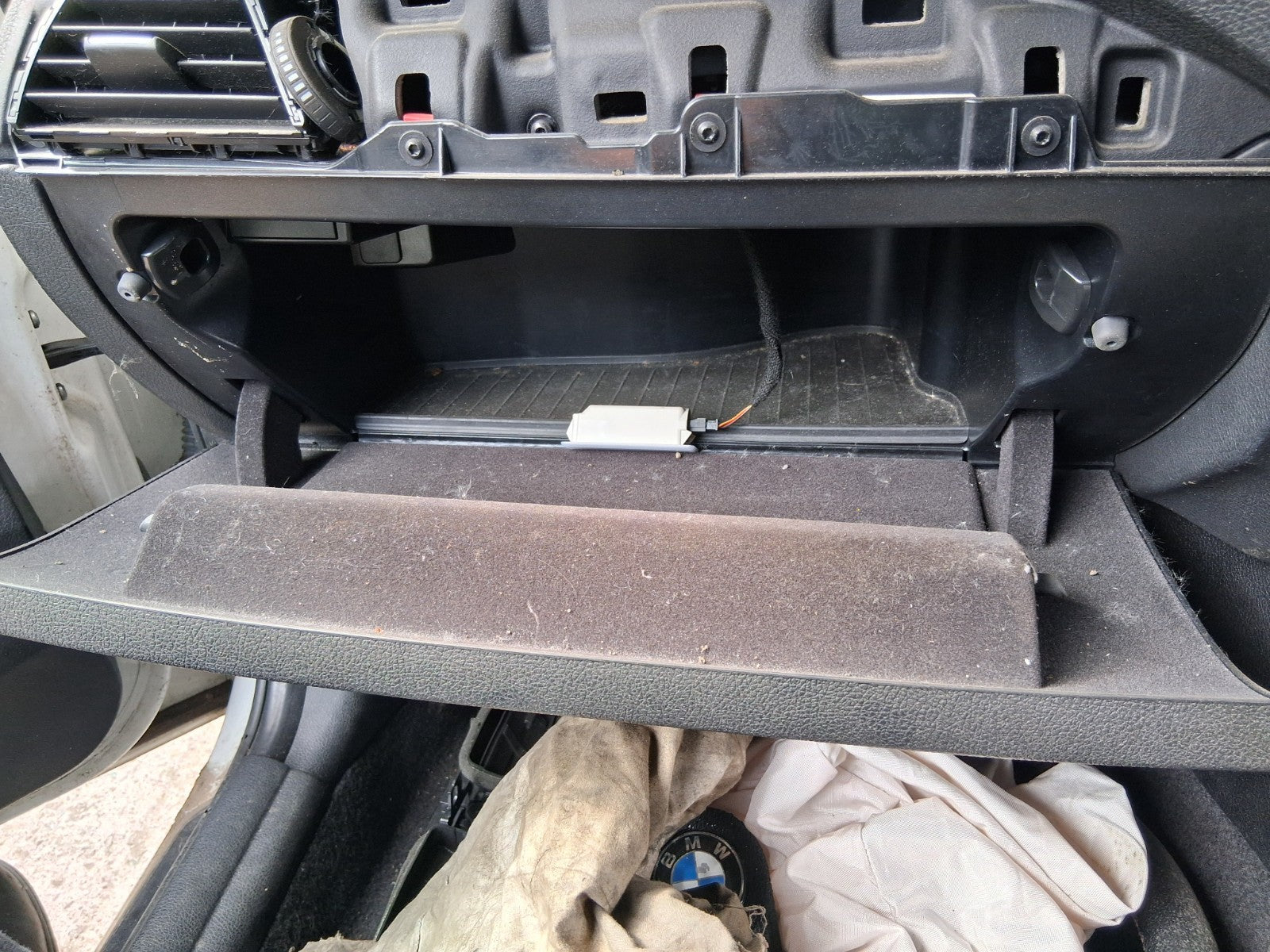2014 BMW 1 SERIES F20 3 DOOR DASHBOARD GLOVE BOX STORAGE COMPARTMENT