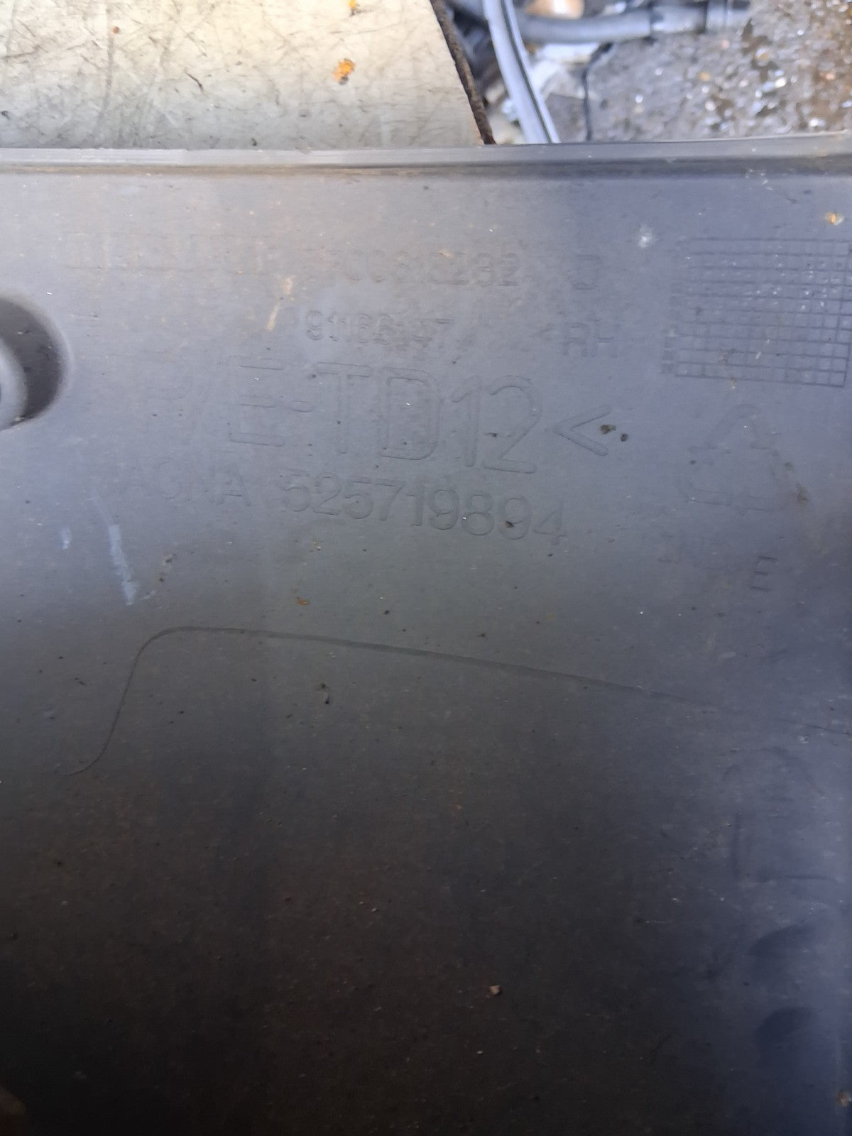 2005 VAUXHALL VIVARO OSR DRIVER SIDE REAR RIGHT BUMPER CORNER 91166147