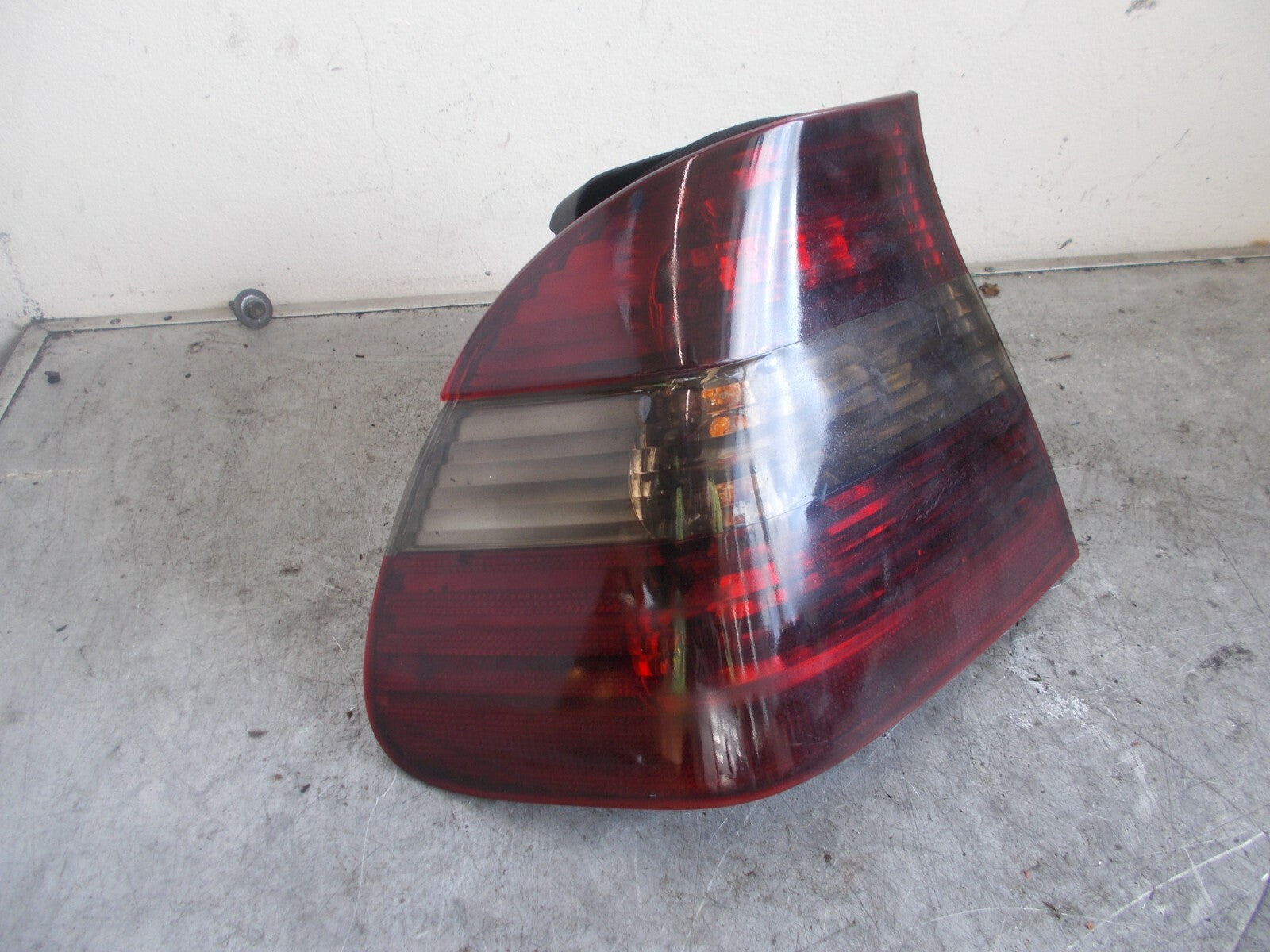 BMW 3 SERIES E46 2001-2005 SALOON NSR PASSENGER SIDE REAR LIGHT 6910531