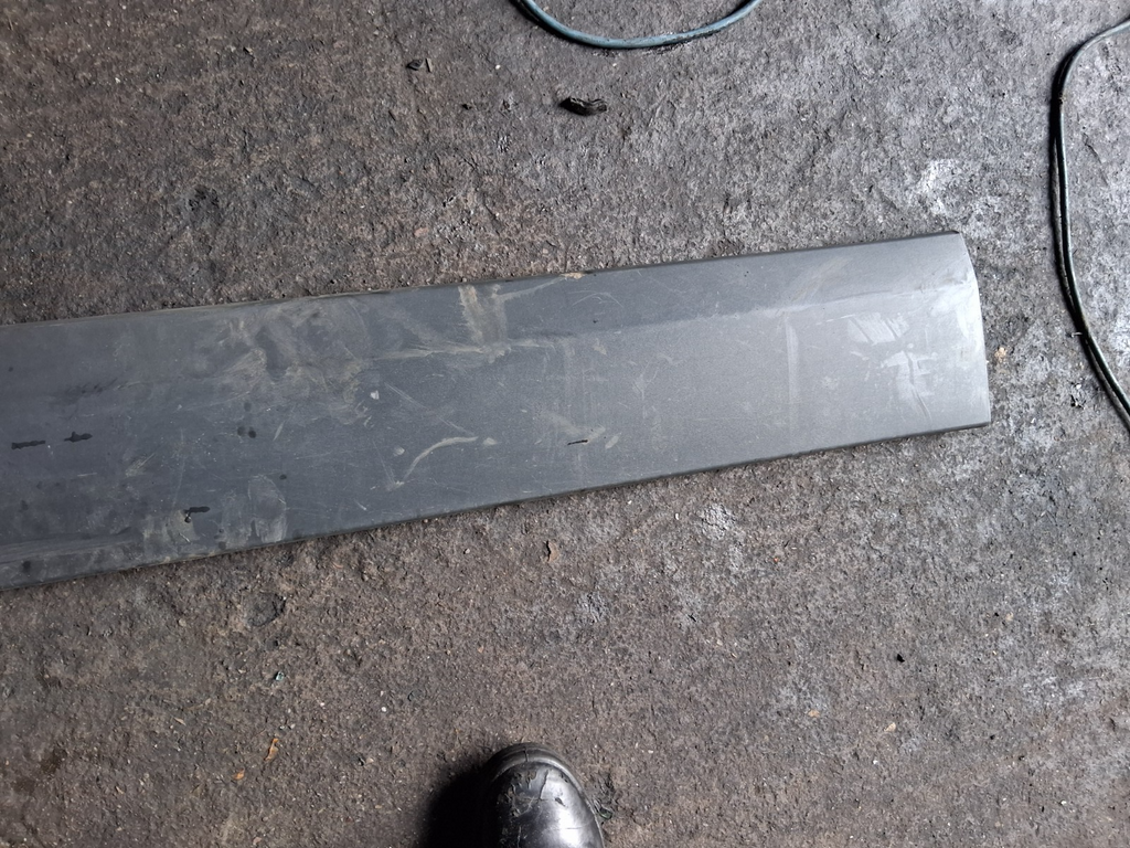 2016 MERCEDES SPRINTER W906 OSF DRIVER SIDE FRONT TRIM MOULDING A9066901000