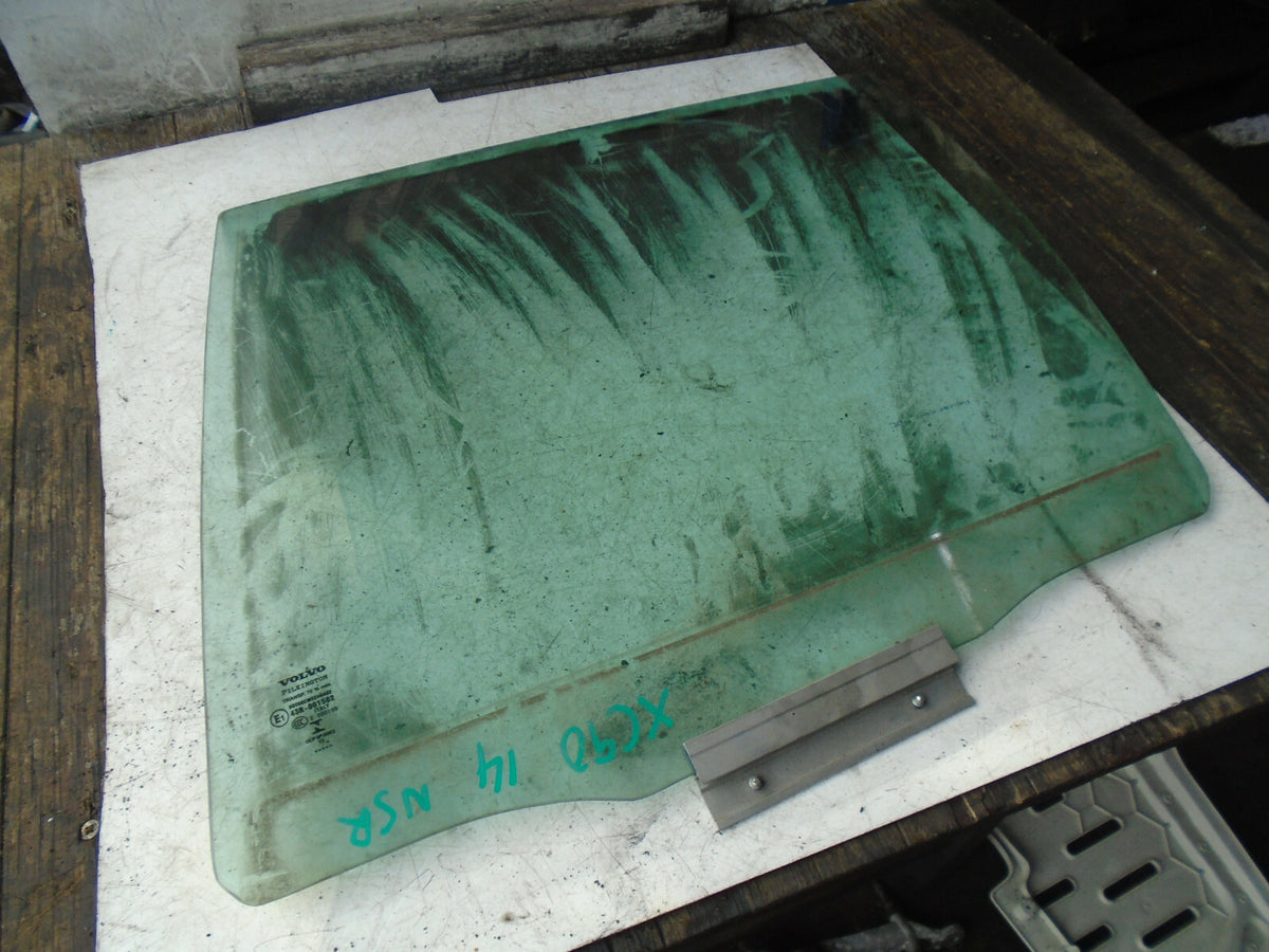 VOLVO XC90 2014 NSR PASSENGER SIDE REAR WINDOW GLASS