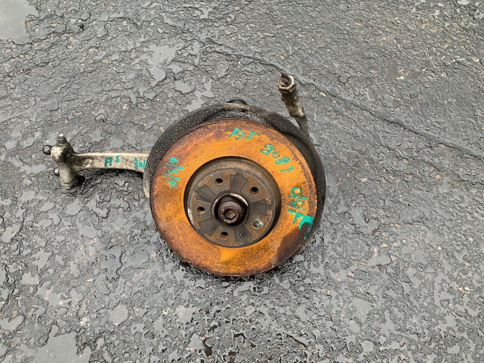 AUDI A5 MK2 8W6 2017 2.0 TDI DIESEL OSF DRIVER SIDE FRONT HUB KNUCKLE BEARING