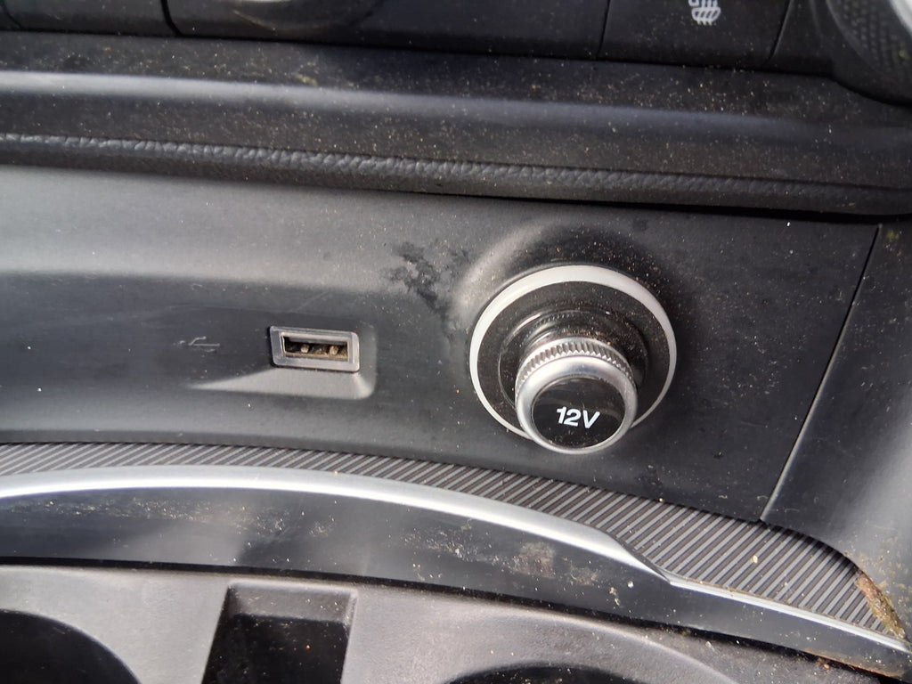 2022 ALFA ROMEO STELVIO 949 4Q USB POWER SOCKET TRIM PANEL