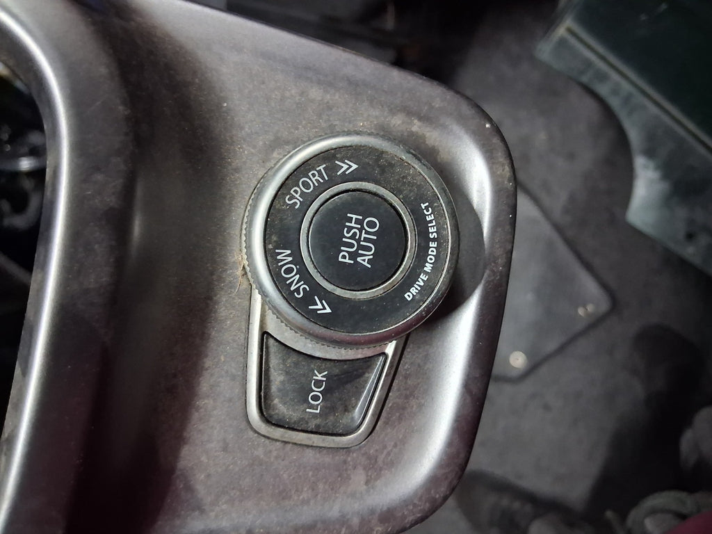 2022 SUZUKI VITARA MK4 GEAR STICK SURROUND TRIM COVER PUSH SWITCH BUTTON 75811