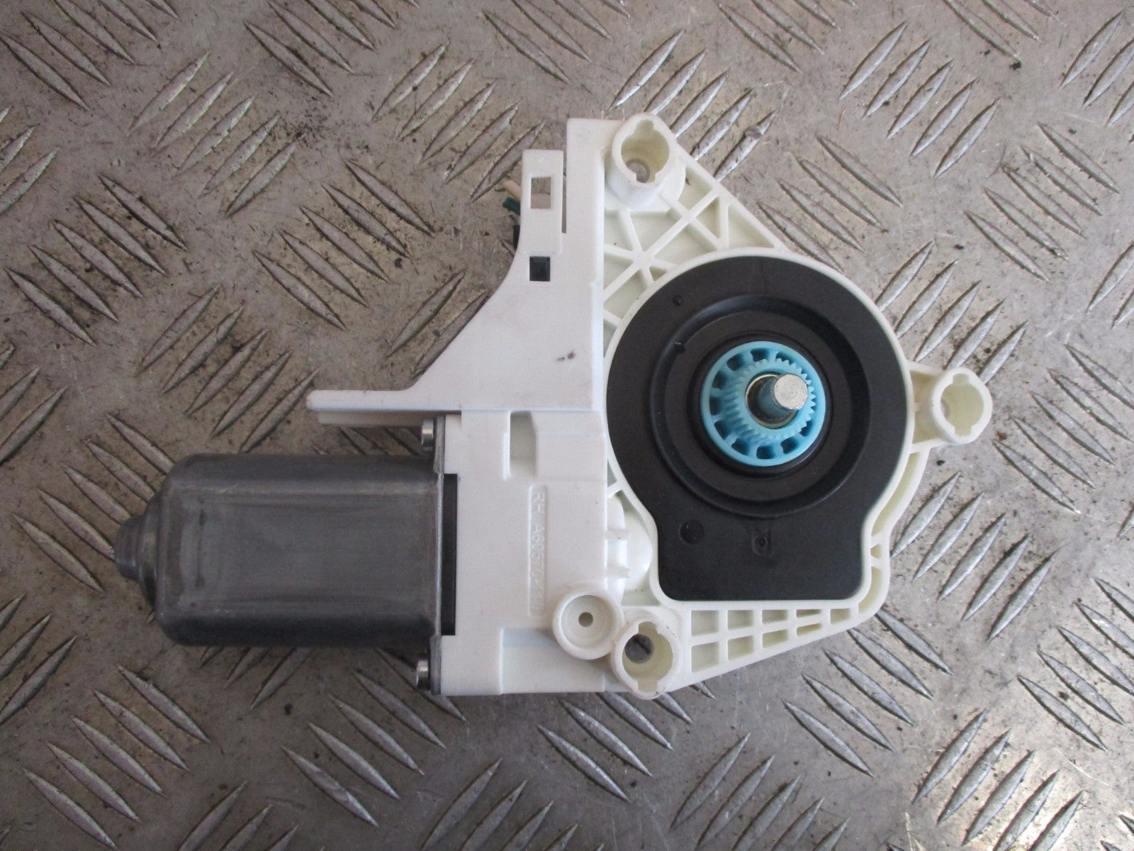 AUDI A1 2013 5 DOOR NSF PASSENGER SIDE FRONT WINDOW MOTOR 8K0959801C
