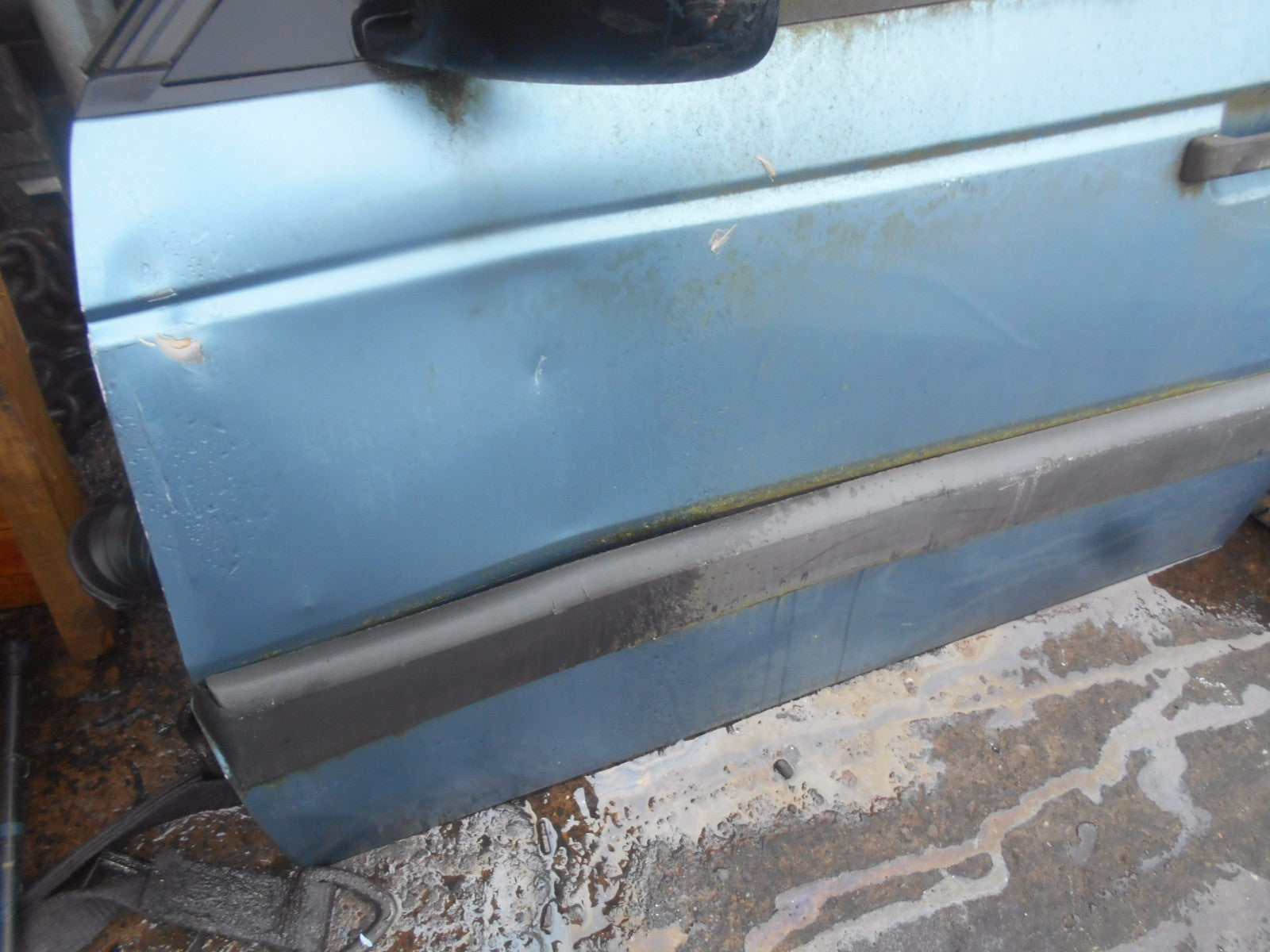 VOLKSWAGEN VW PASSAT B3 (MK3) 1990 NSF PASSENGER SIDE FRONT COMPLETE DOOR BLUE