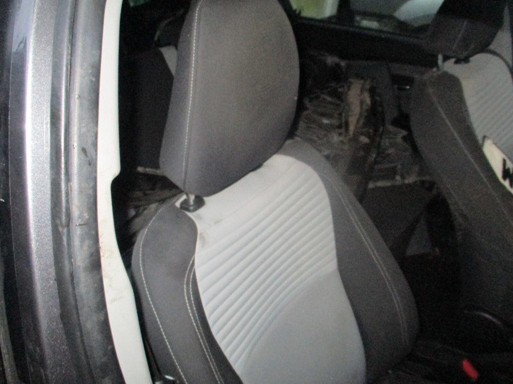 TOYOTA YARIS MK3 2018 OSF DRIVER SIDE FRONT COMPLETE SEAT FABRIC